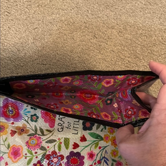 NATURAL LIFE Red Floral Insulated Lunch Bag and Keychain Combo - Picture 11 of 11